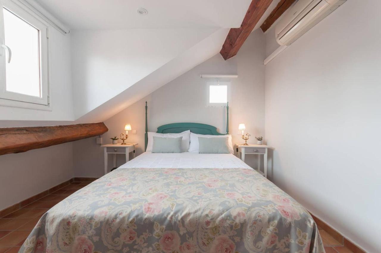 Cozy One-Bedroom Penthhouse La Latina マドリード エクステリア 写真